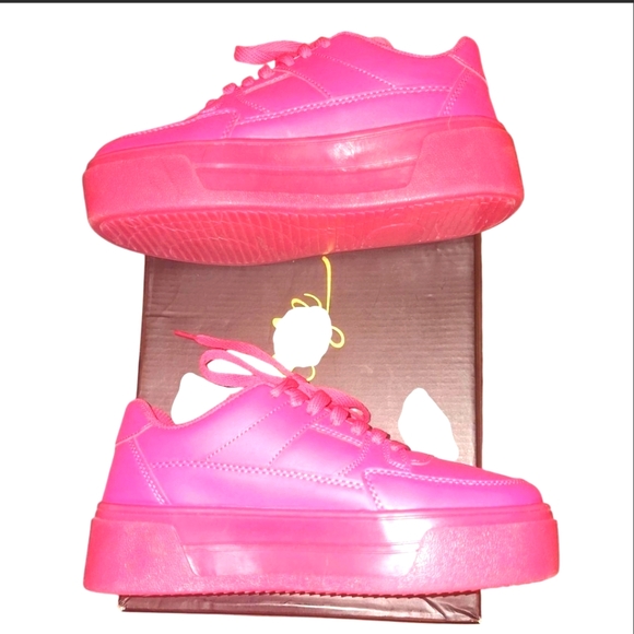 So Me Vibrant Pink Sneakers - Picture 1 of 6